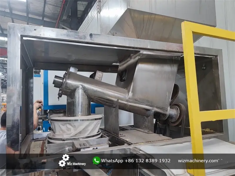Screw Conveyor to feed it into the system