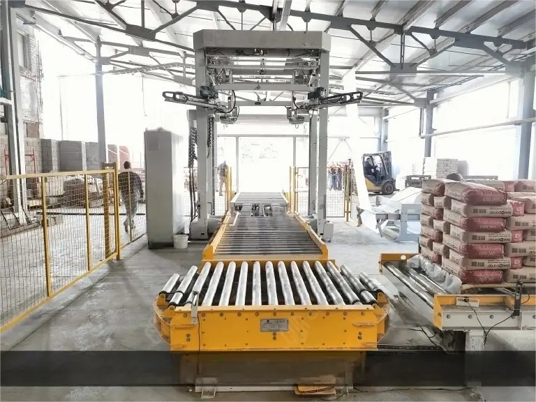 Automatic Stretch hooder wrapping machine 2