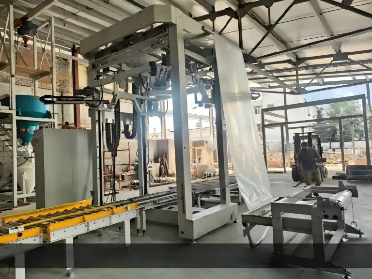 Automatic Stretch hooder wrapping machine aide view dark area