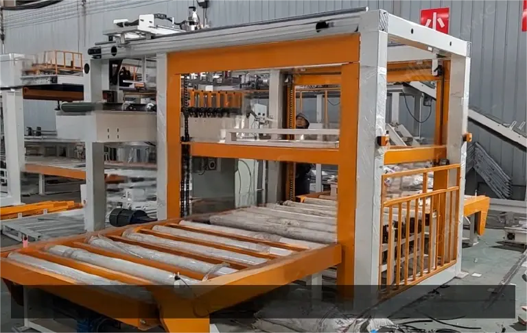 High level Palletiser with claw