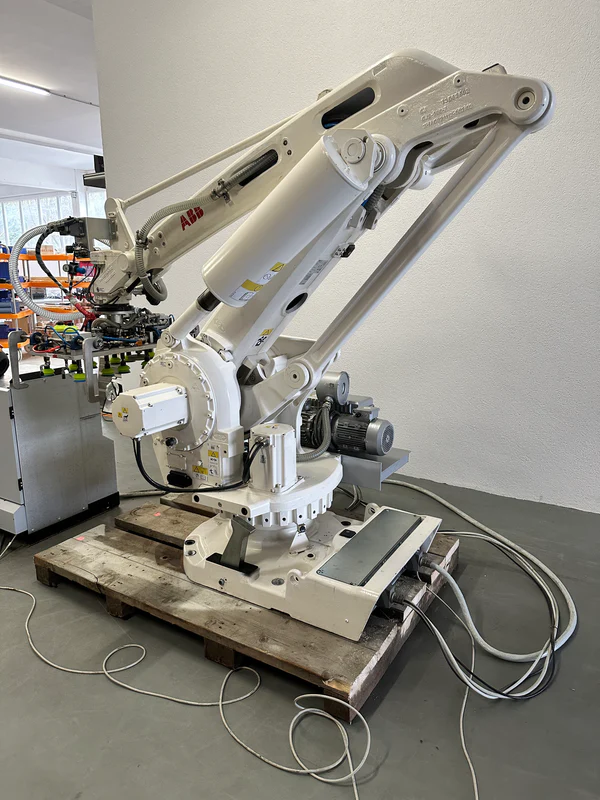 ABB_IRB_660-180_-3.15_Robot from the right