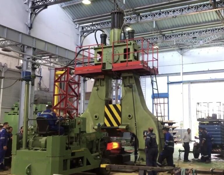 Top half green fully hydraulic open die forging hammer further