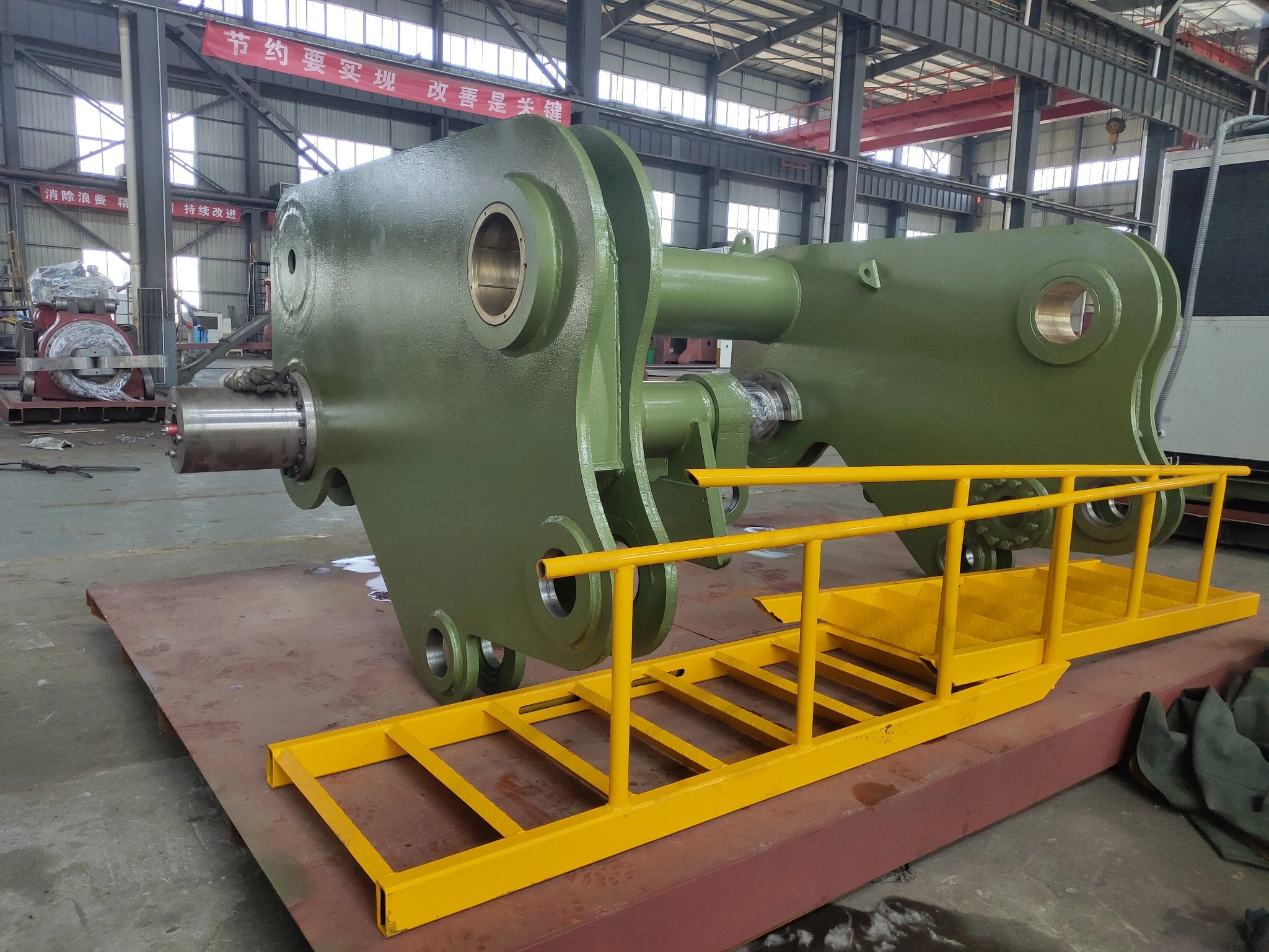 cnc-forging-manipulator-arm-with-operator-platform